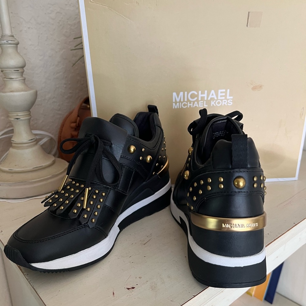 Michael Kors Georgie Kiltie Trainer Leather Gold Stud Wedge Sneaker 6.0 - Picture 5 of 7